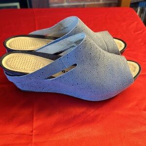 WOW Authentic TSUBO Sandals